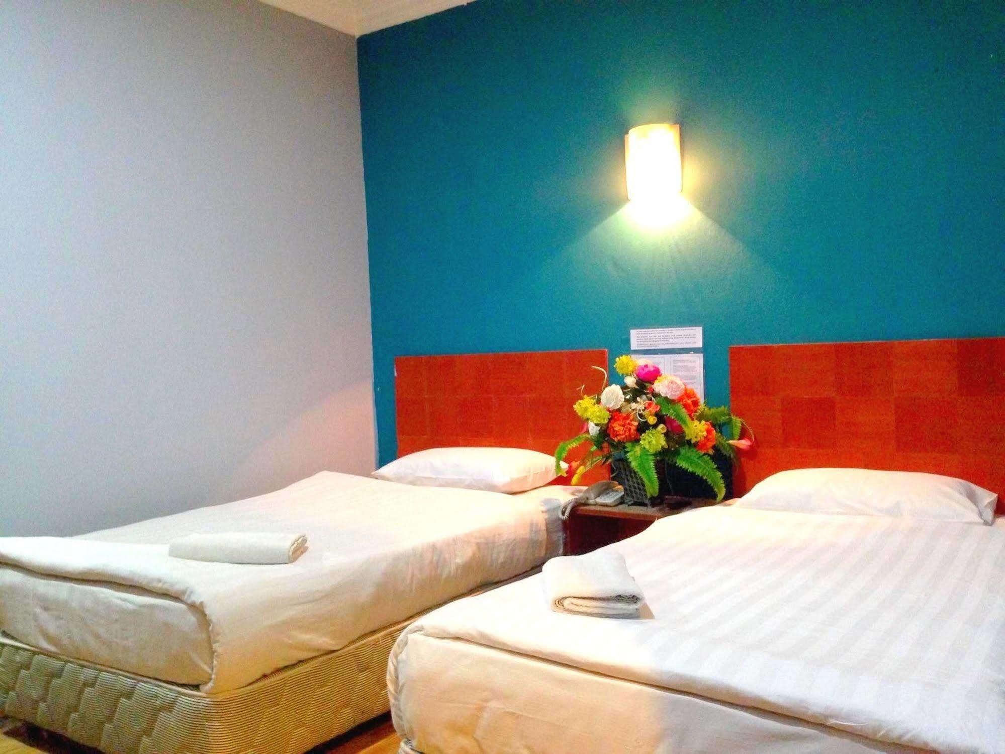 Switz Paradise Hotel - 5 Minute Walk To Centre Point And 10 Minute Walk To Waterfront- Kota Kinabalu Exterior foto